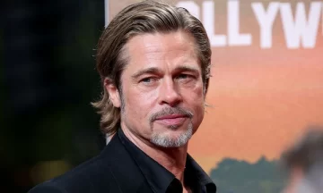 Las fotos virales de Brad Pitt en silla de ruedas que alertaron sobre su salud