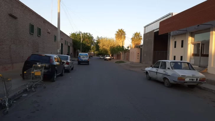 Arreglan una calle tras un reclamo