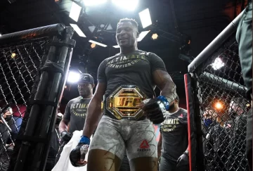 ‘El Depredador’:  el peso pesado camerunés que sacude el UFC con su brutal fuerza