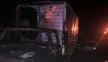 Dio positivo en coronavirus y los vecinos le incendiaron la camioneta