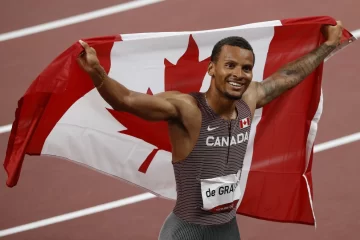 Andre de Grasse ganó el oro en los 200 metros masculinos de Tokio y es el nuevo heredero de Bolt