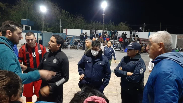 Escándalo en el futsal caucetero por una actitud antideportiva: tuvo que intervenir la Policía