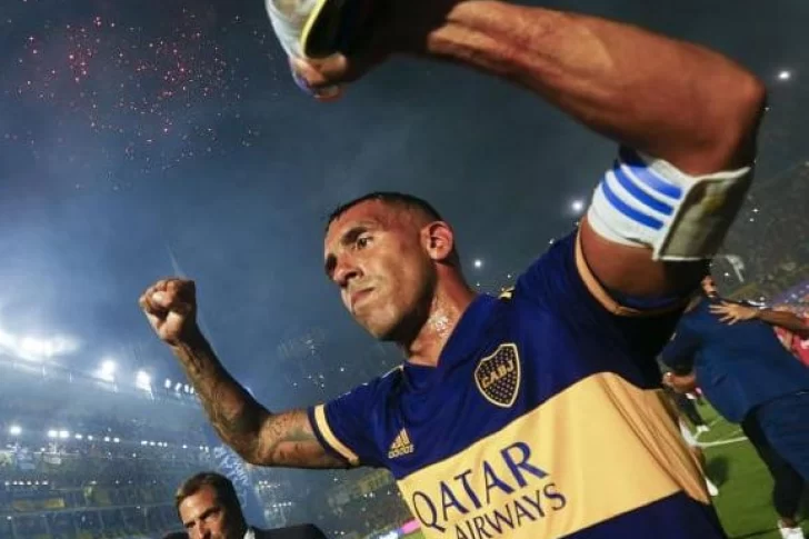 Tevez: “Hay gente que está muriendo, no es momento de volver”