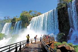 Habilitaron la actividad turística en los parques nacionales Iguazú e iberá