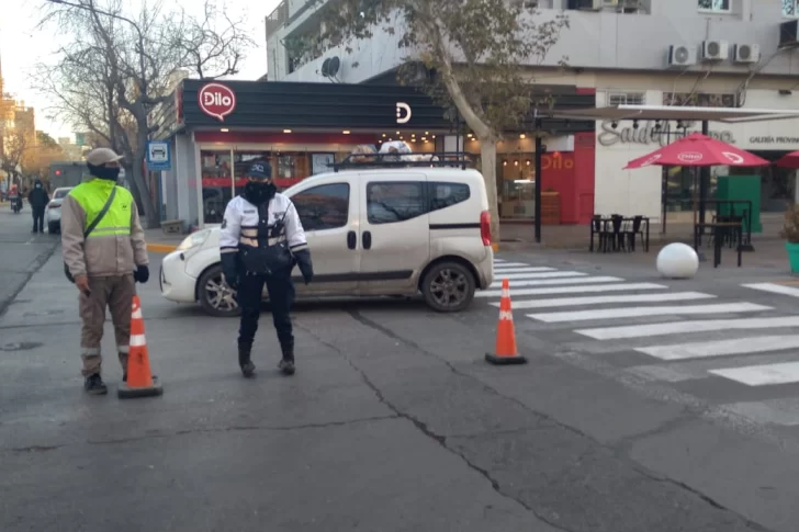 Con dudas y asistencia arrancó la doble mano sobre Av. Central en el corazón de la Ciudad