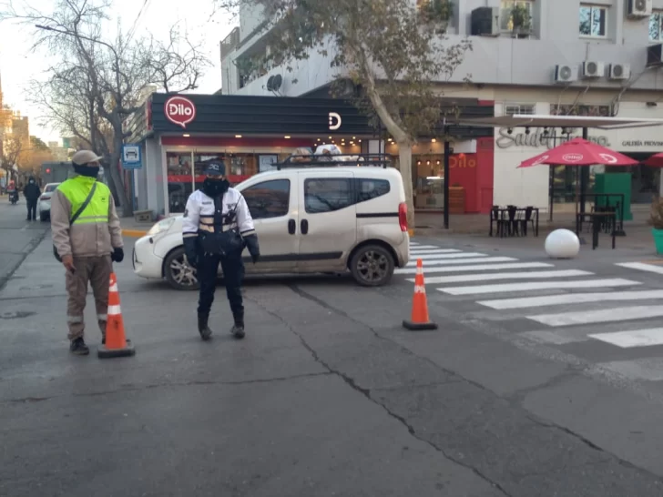 Con dudas y asistencia arrancó la doble mano sobre Av. Central en el corazón de la Ciudad