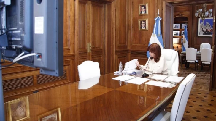 CFK dijo que no pedirá el sobreseimiento y apuntó contra la Justicia