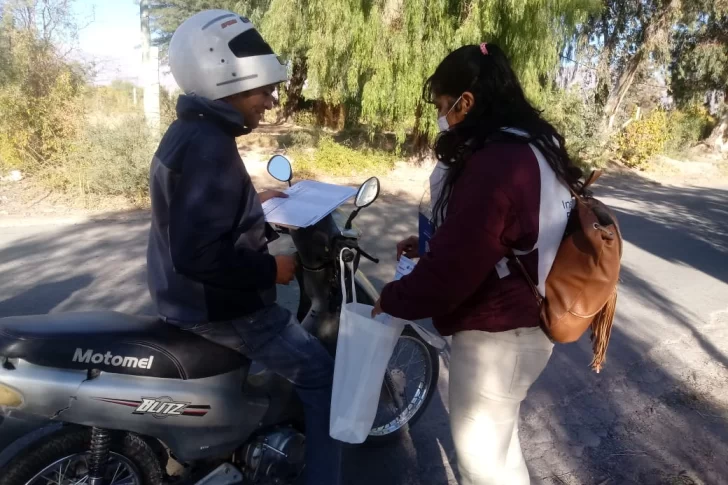 Censista en moto: la joven que trabajó con la compañía de su pareja