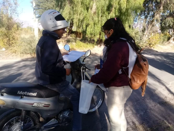 Censista en moto: la joven que trabajó con la compañía de su pareja