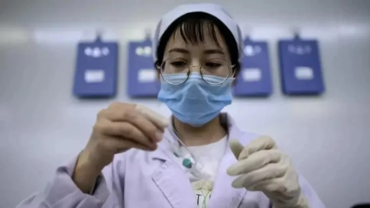Realizarán en el país ensayos clínicos de una vacuna china contra el Covid-19