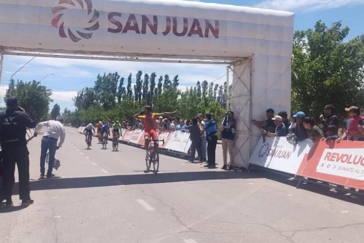 Gerardo Tivani, líder de la primera etapa de la Vuelta a Calingasta