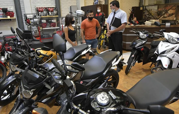 Motos en cuotas y con descuentos del 20%: cuánto salen y qué modelos se pueden comprar