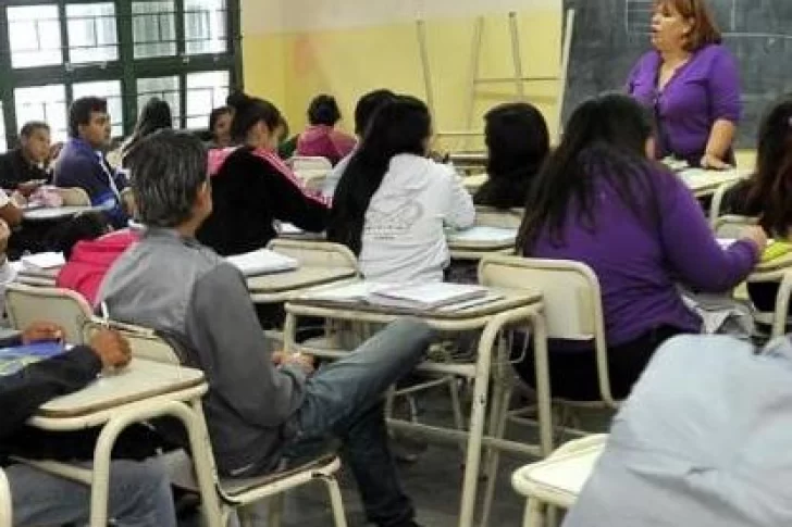 Indemnizan a maestra de escuela primaria por lesión en cuerdas vocales