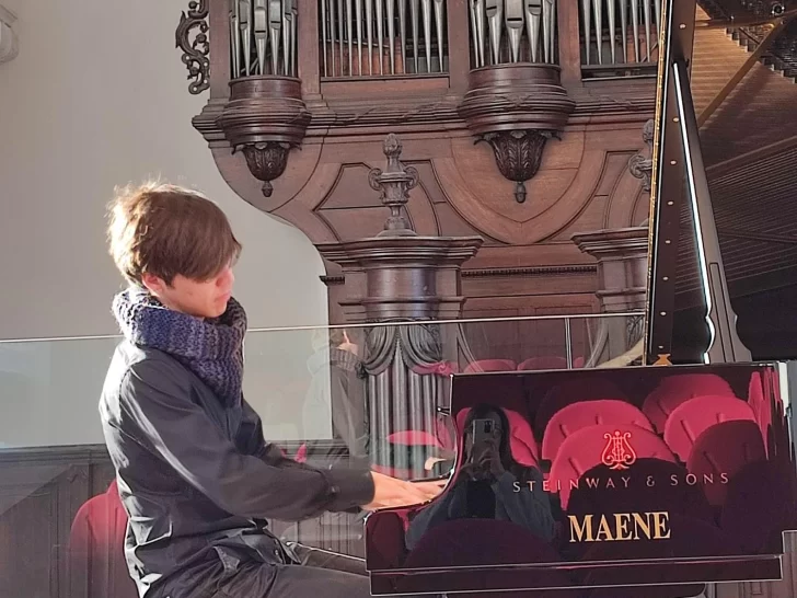 Pianista local se prueba en Suiza