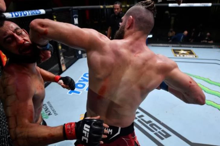 VIDEAZO: codazo a la cara y a dormir, el nocaut que revolucionó el UFC