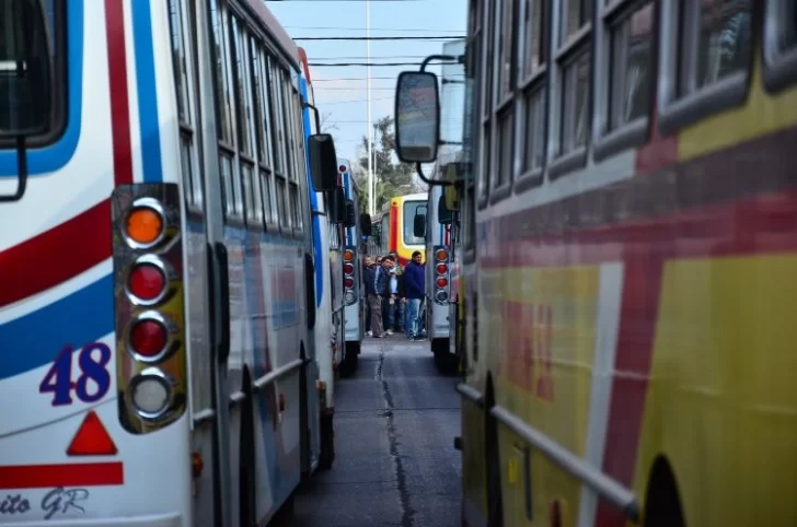 Este sábado habrá servicio de colectivos en San Juan, a tono con la frecuencia de un feriado