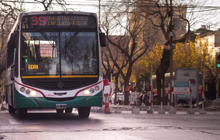 Por falta de pago, dos empresas de colectivo amenazan con parar el servicio al mediodía