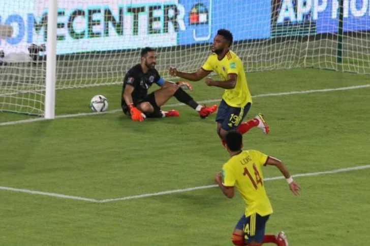Colombia venció a Chile “en un minuto” y alcanzó a Ecuador en el cuarto escalón
