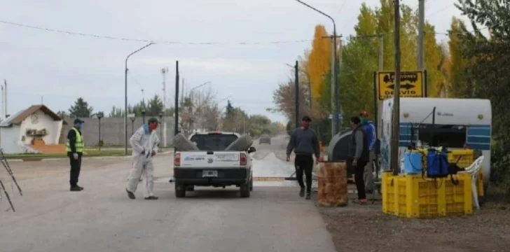 Tiene coronavirus y se escapó del hospital para ir a comprar un cargador de teléfono