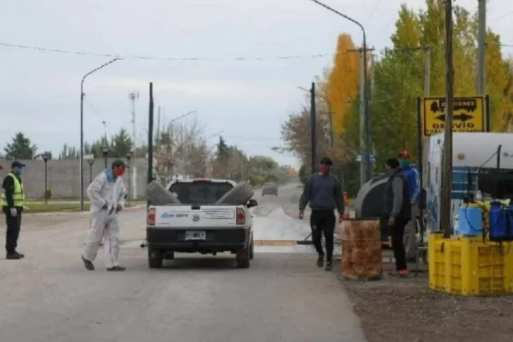 Tiene coronavirus y se escapó del hospital para ir a comprar un cargador de teléfono