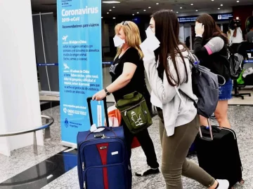 El listado de vuelos de cabotaje de Aerolíneas Argentinas programados para octubre