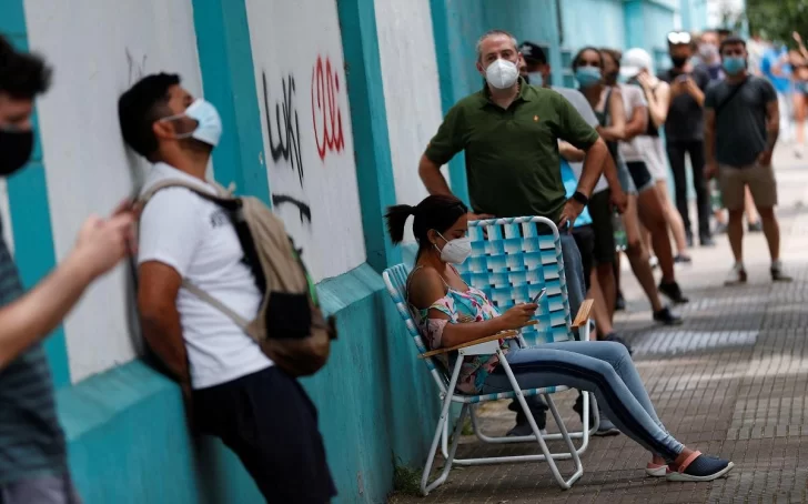 Reportaron 157 muertos y 12.564 nuevos contagios de coronavirus en Argentina