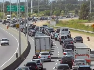 Más de 2.300 autos por hora circulan hacia la Costa Atlántica por el cambio de quincena