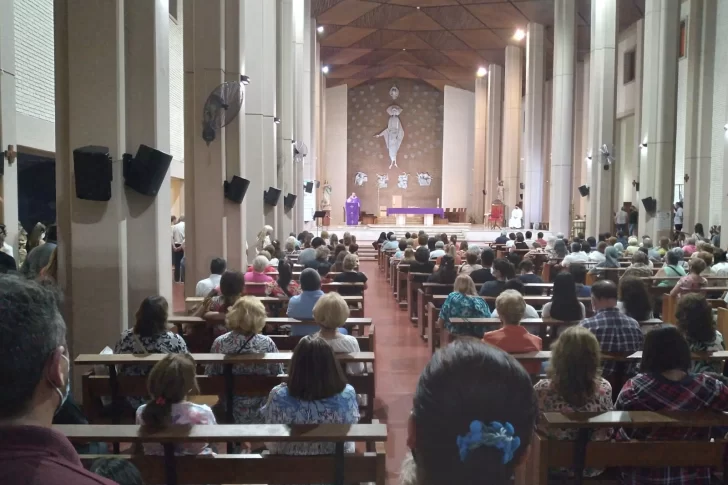 Sanjuaninos coparon la Catedral en la jornada de oración por la paz en Ucrania