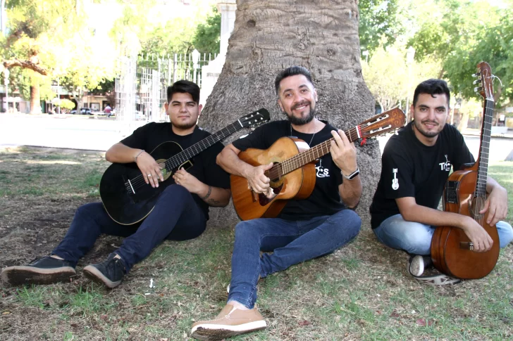 Música cuyana por las callecitas coscoínas