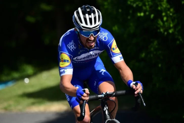 Alaphilippe ganó y se enfundó en el maillot amarillo