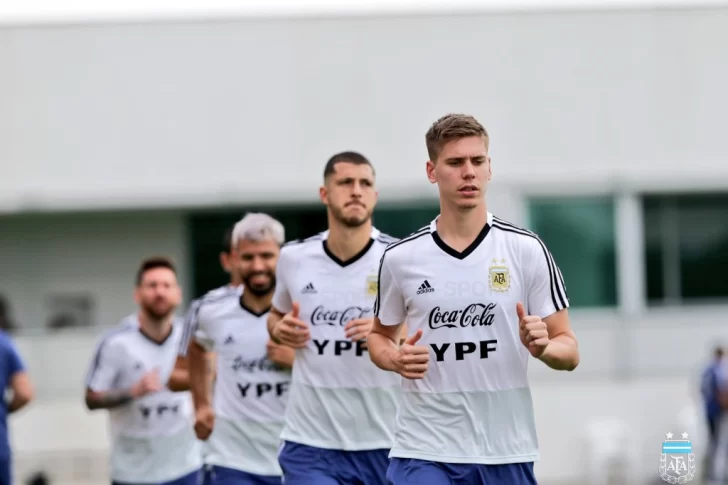 La duda de Scaloni para enfrentar a Venezuela: Saravia o Foyth