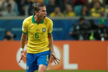 Brasil: Filipe Luis, en duda