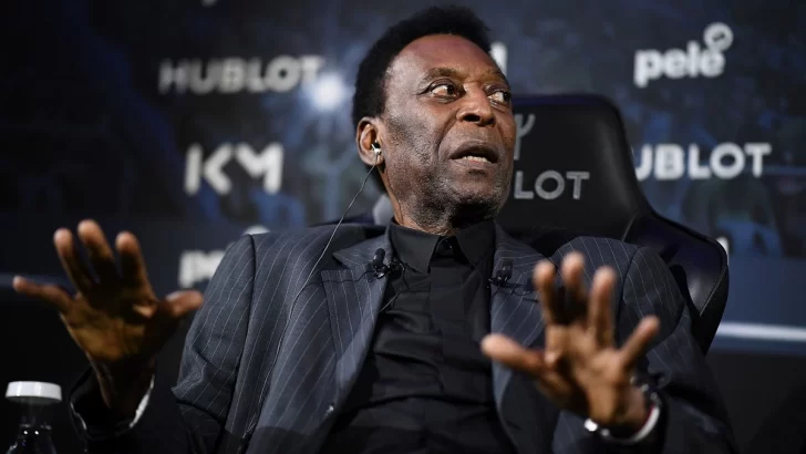 Pelé fue hospitalizado de urgencia en París