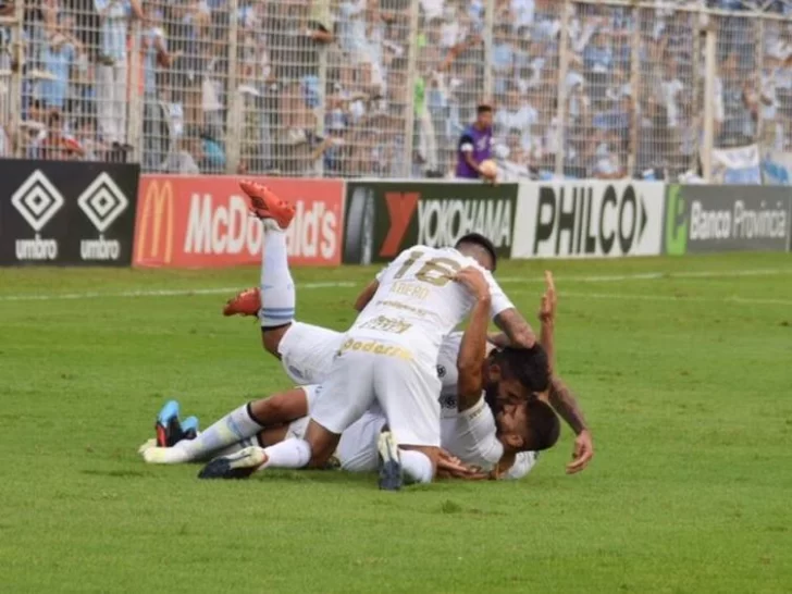 Atlético Tucumán le ganó a Talleres y jugará con River en cuartos