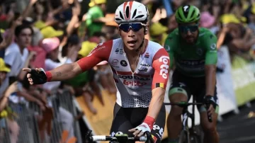 El australiano Ewan ganó la etapa previa a los Pirineos y Alaphilippe sigue mandando