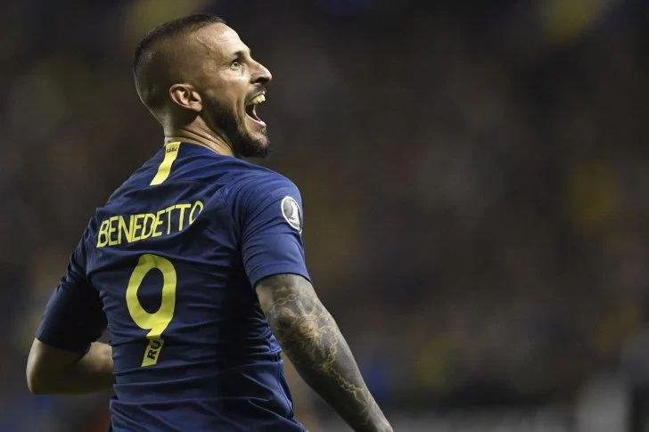 Boca evalúa comprar parte del pase de Benedetto para convertirlo en refuerzo