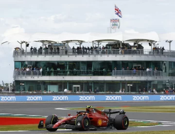 F1: Sainz y Ferrari lideran por ahora en Silverstone