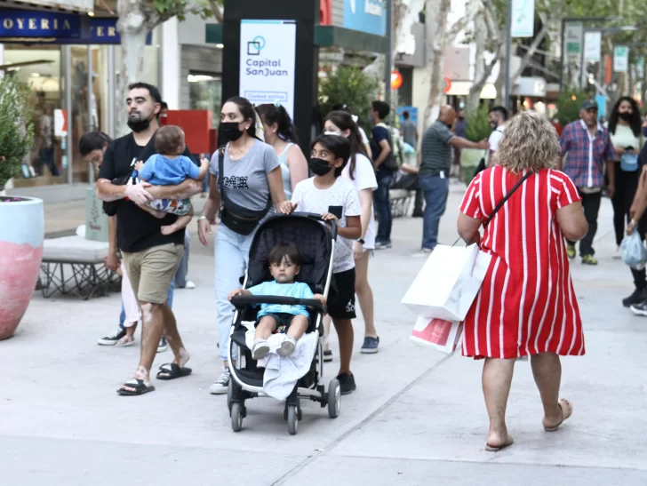 Casi todo el comercio cierra el jueves pero abre el viernes pese al feriado