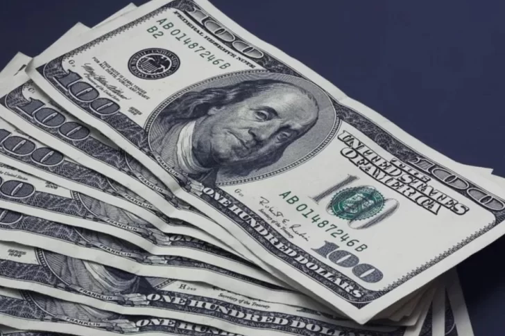 El dólar blue sigue en alza, supera la barrera de los $290 y alcanza nuevo récord