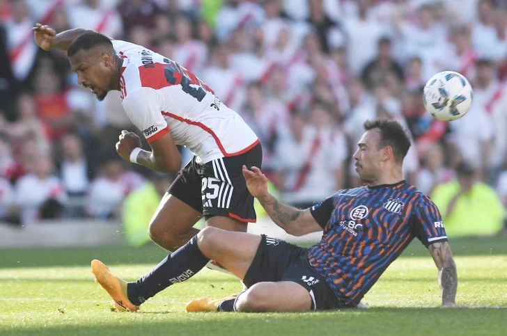 River ya los mira desde lo más alto