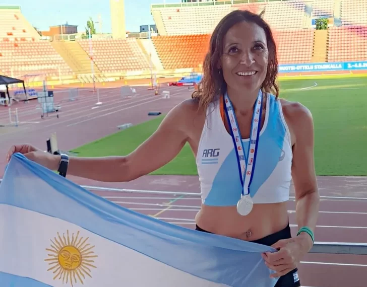 Es profesora, dirigente y se consagró subcampeona mundial en atletismo