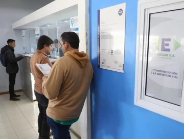 Falta plástico para las licencias de conducir y no saben cuándo se normalizará esta situación