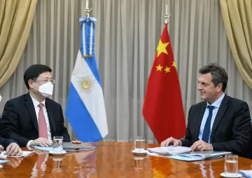 Sergio Massa aceleró cooperaciones con el embajador de China