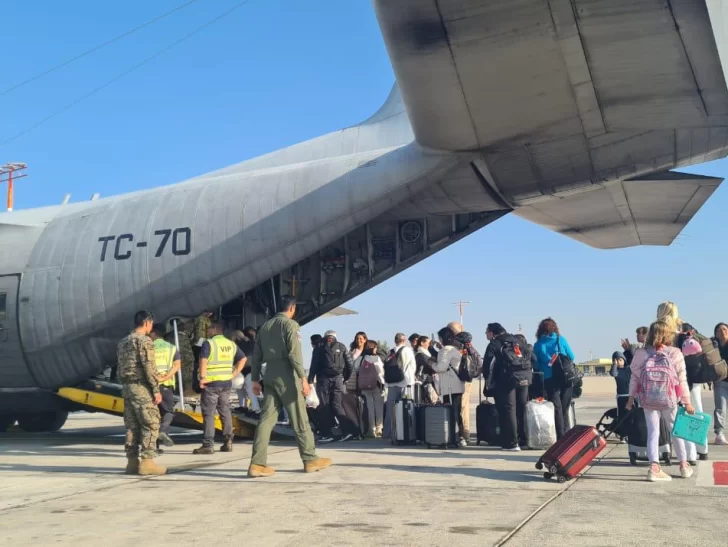 Un grupo de 49 argentinos salió de Israel