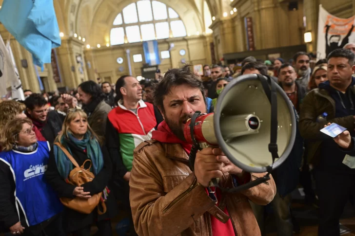 Organizaciones sociales y las dos CTA marcharán el 20