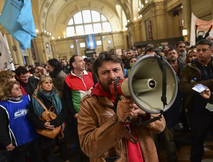 Organizaciones sociales y las dos CTA marcharán el 20