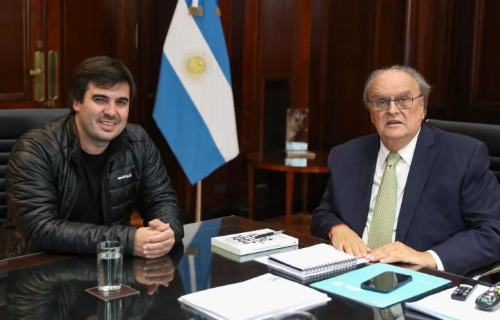 Reunión de trabajo con el secretario De Mendiguren