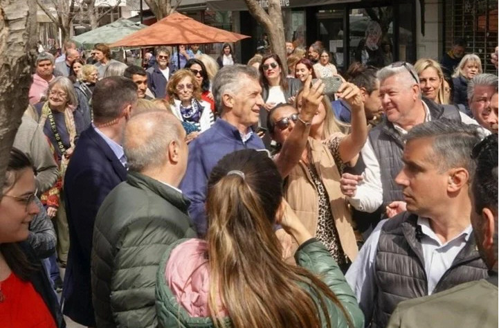 Macri no descarta reunirse con Cristina pero pone condiciones