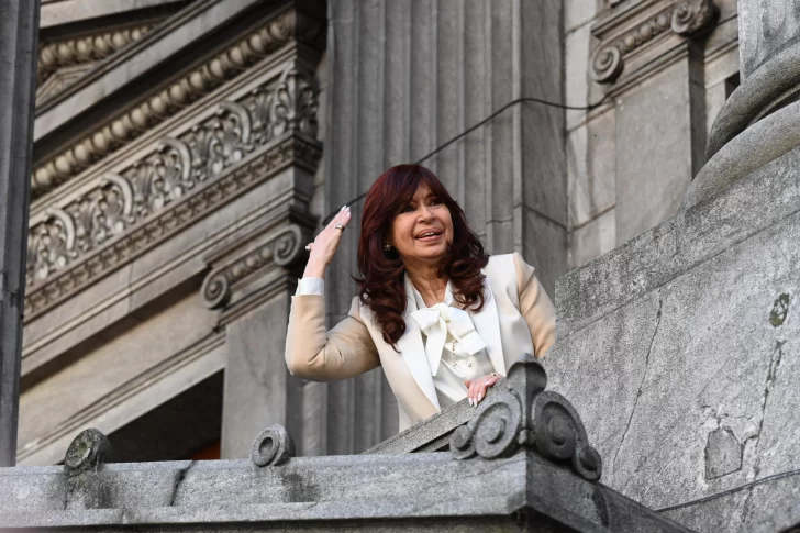 Acto estilo rock star hoy con CFK recargada