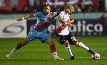 River, ineficaz, no pudo con Arsenal